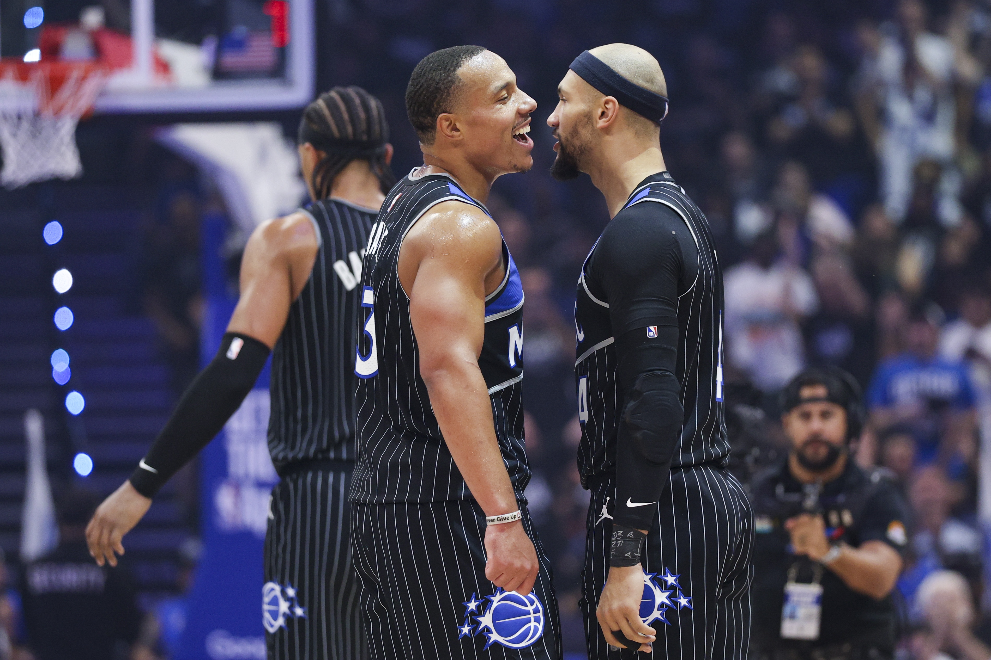 FB体育app下载-NBA彩经：魔术淘汰活塞 骑士擒下猛龙晋级 火箭将湖人拖入抢七